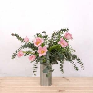 Fresh pink tulip bouquet with soft seasonal tulips, delicate and cheerful floral design.
