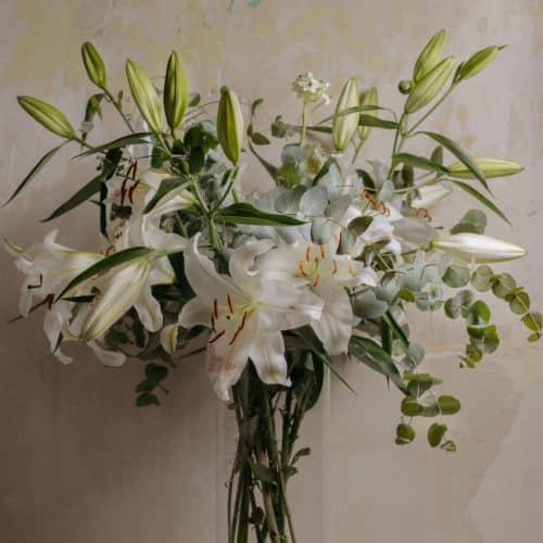 Envío a domicilio de ramo de lilium blanco